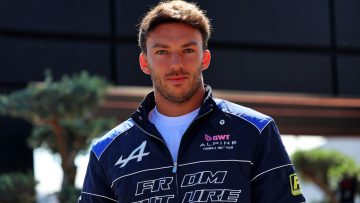 Pierre Gasly signs fresh contract to decide F1 future