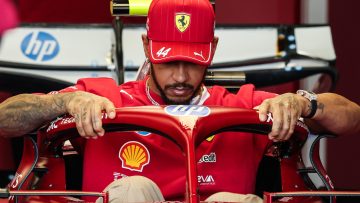 Lewis Hamilton potential Ferrari replacement mentioned as Daniel Ricciardo discusses post-F1 target - RacingNews365 Review