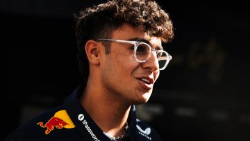 Arvid Lindblad to break unusual F1 record after Racing Bulls promotion