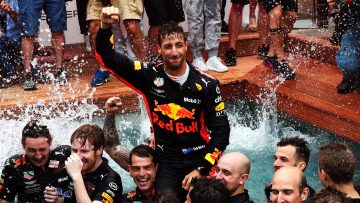 Daniel Ricciardo reveals origin of iconic 'honey badger' nickname
