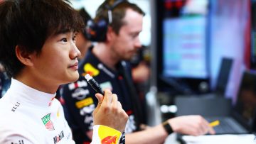 Yuki Tsunoda left stunned by Max Verstappen-Gianpiero Lambiase relationship