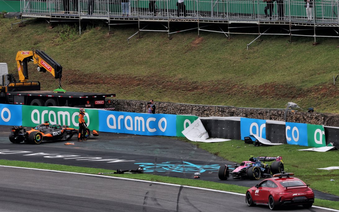 Brazil Piastri crash sprint